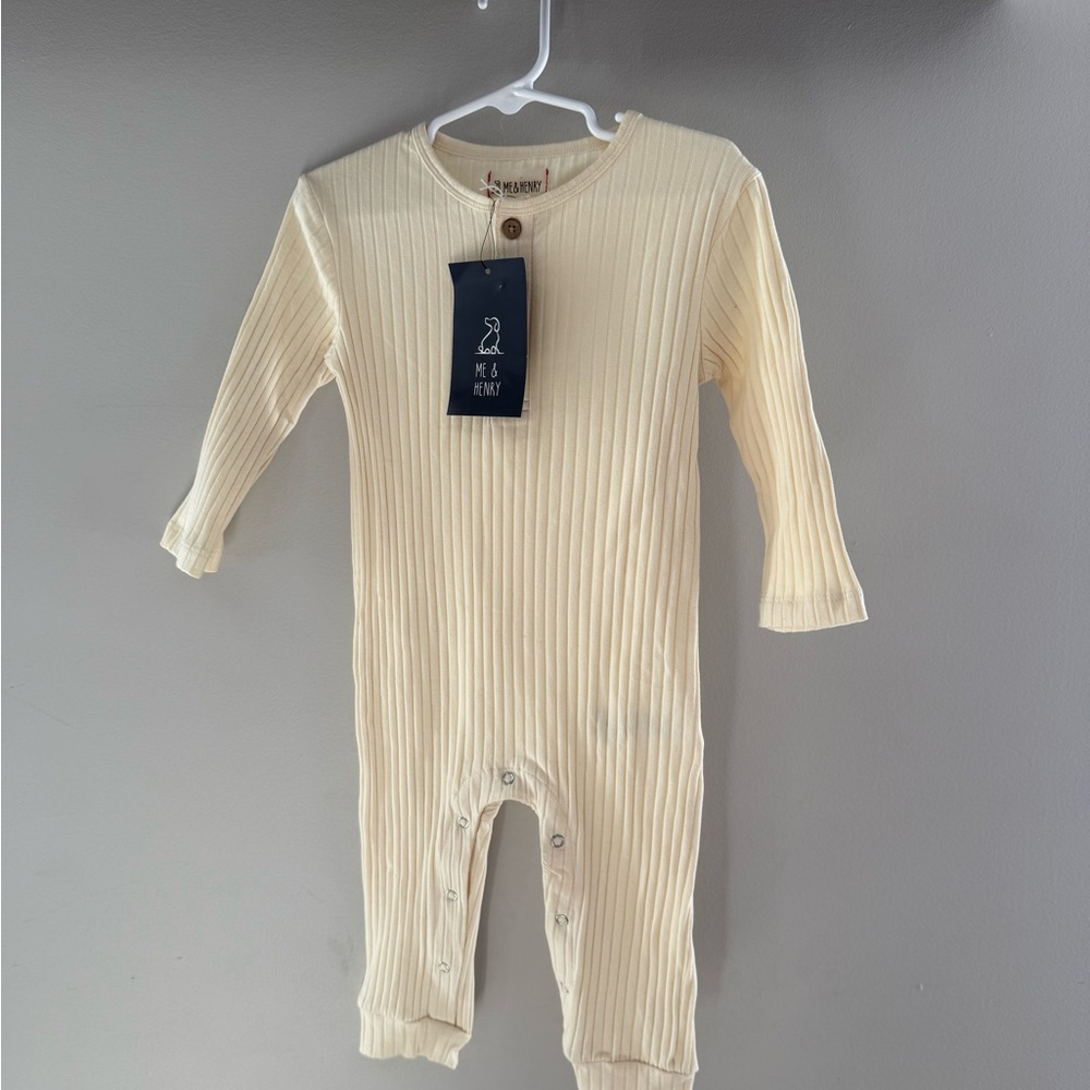 (NWT) Me & Henry Cream Ribbed Romper